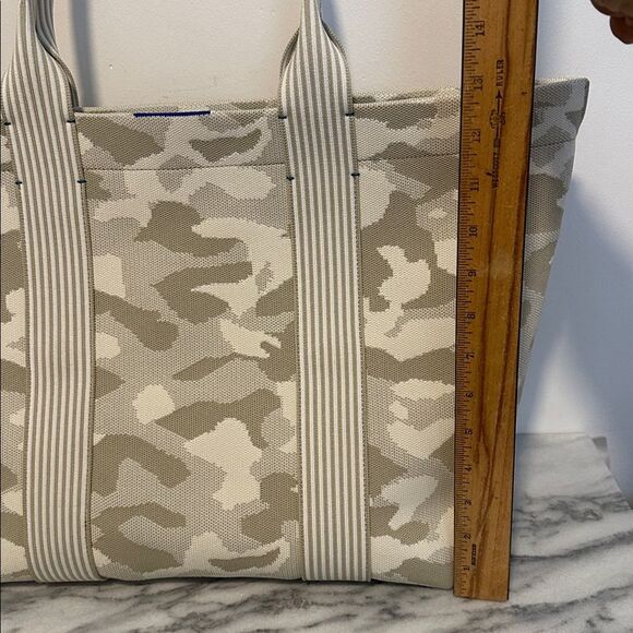 Rothy's | The Essential Tote | khaki camo large tote- retired - Picture 9 of 14